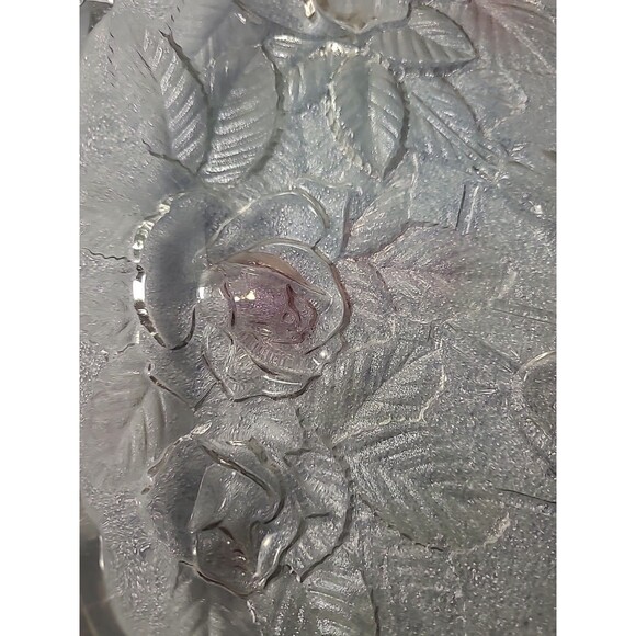 Home Beautiful Crystal Platter with Embossed Pink Roses And Leaves 14” Diameter - Picture 2 of 5